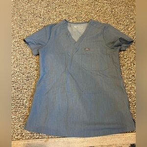 FIGS tops/ color: blue/ size: xs